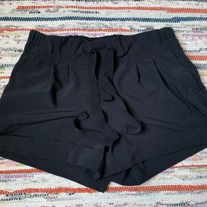 Lululemon Spring Break Away Short "Black" Size 4
